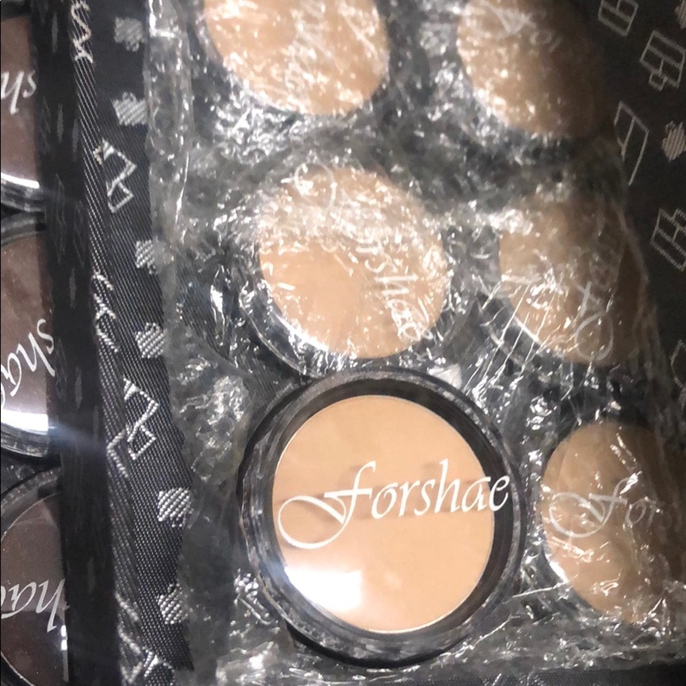 Eyeshadow - Picture 6 of 8